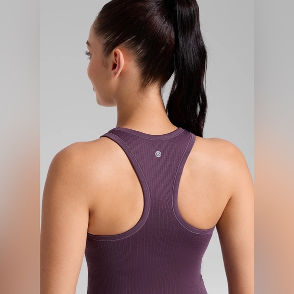 Seamless Ribbed Racerback Crop Tank - Picture 4 of 8
